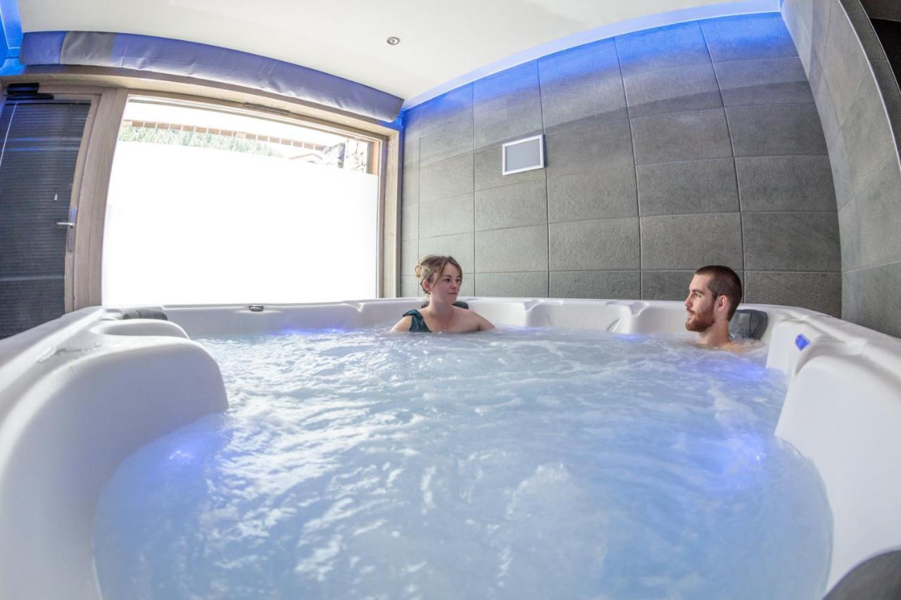 Victoria Lodge, Friendly Hotel Val-dʼIsère المظهر الخارجي الصورة